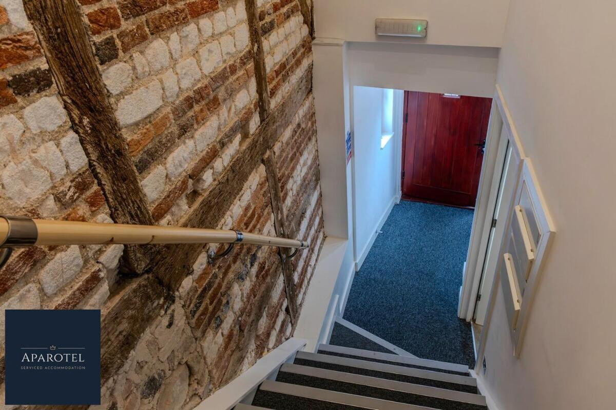 Aparotel Serviced Apartments - Stonehenge, Amesbury Town Centre Zimmer foto