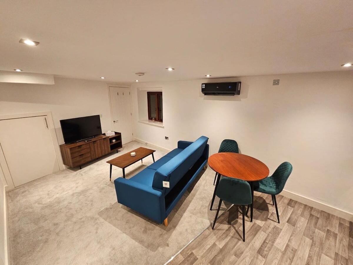 Aparotel Serviced Apartments - Stonehenge, Amesbury Town Centre Zimmer foto
